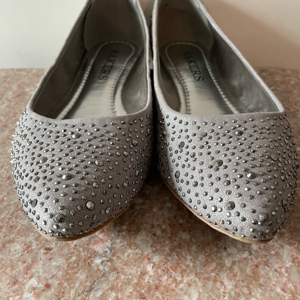 Bakers Silver Pointed Toe Flats w/ Sparkle Rhinestones Size 8 M - Picture 8 of 12